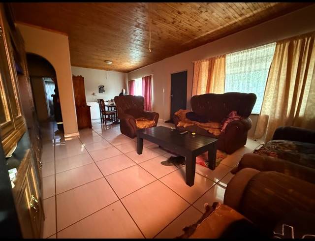 3 BEDROOM HOUSE FOR SALE IN VANDERBIJLPARK CW 5